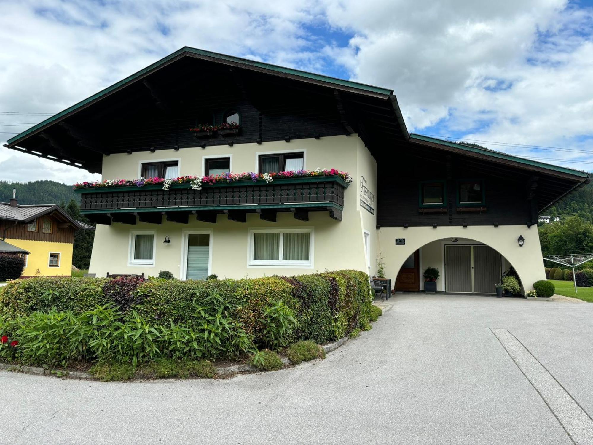 Ferienwohnungen Passrugger Eben Im Pongau Exterior photo